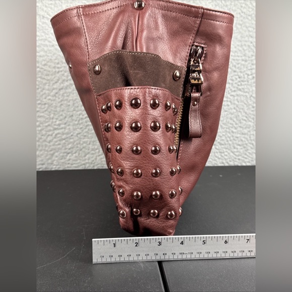 B Makowsky Soft Leather Brown Shoulder/CrossbodyPurse Rosetone Stud Hardware NWT - Picture 12 of 16
